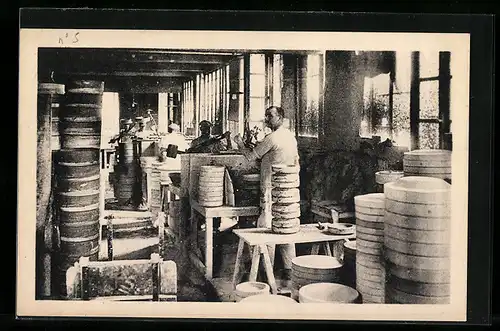 AK Limoges, Fabrication des Cazettes, Porzellan