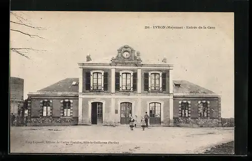 AK Evron, Entrée de la Gare