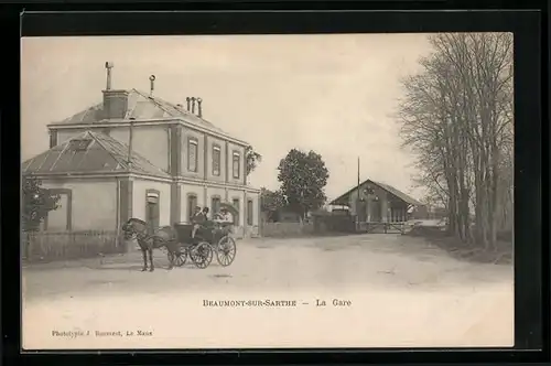 AK Beaumont-sur-Sarthe, La Gare, Bahnhof