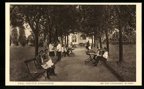 AK Simbach, Engl. Insitut Marienhöhe, bei der Handarbeit im Park