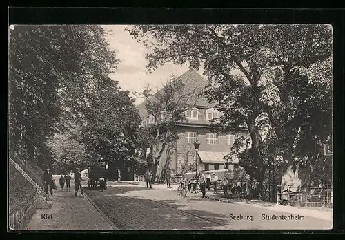 AK Kiel, Studentenheim Seeburg mit Strasse und Studenten