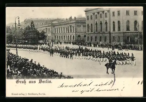 AK Berlin, Unter den Linden, Militärparade mit Publikum
