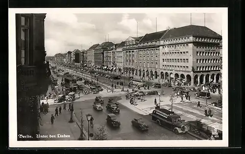 AK Berlin, Strassenpartie Unter den Linden