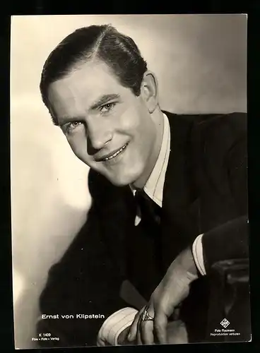 Fotografie Portrait Schauspieler Ernst von Klipstein im Anzug mit Krawatte