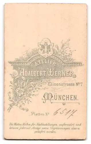 Fotografie Adalbert Werner, München, Elisenstr. 7, Junge Dame in hübscher Kleidung