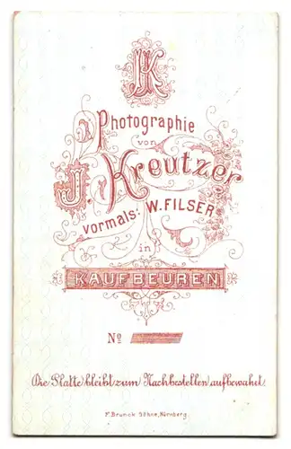 Fotografie J. Kreutzer, Kaufbeuren, Junge Dame in modischer Kleidung