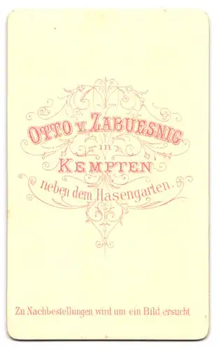 Fotografie Otto v. Zabuesnig, Kempten, Eleganter Herr mit Brille und Backenbart