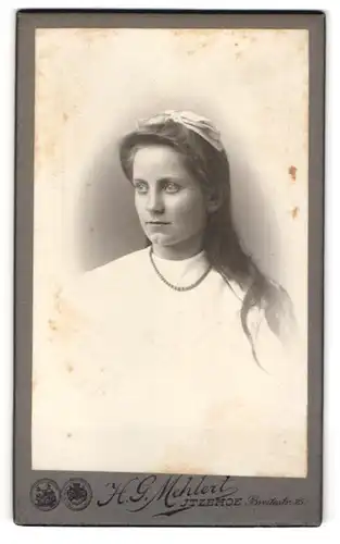 Fotografie H. G. Mehlert, Itzehoe, Breitestr. 25, Junge Dame mit langen Haaren