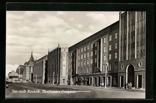 AK Rostock, Neubauten Langestrasse mit Passanten