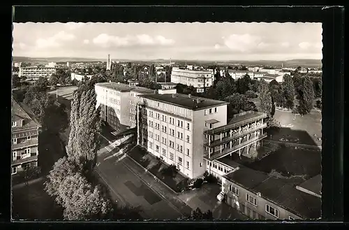 AK Giessen, Albert-Jesionek-Krankenhaus mit Strassenpartie, Im Hintergrund Heilstätte Seltersberg