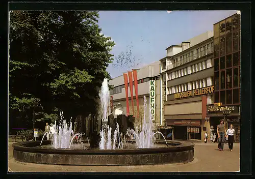 AK Lüdenscheid /Sauerland, Rathausplatz mit Brunnen