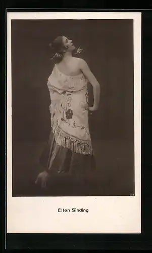 AK Ellen Sinding beim Ausdruckstanz