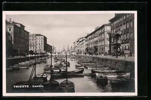 AK Trieste, Canale, Kanal mit Booten