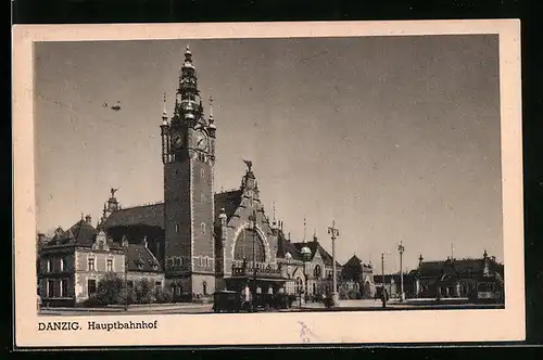 AK Danzig / Gdansk, Blick auf den Eingang zum Hauptbahnhof