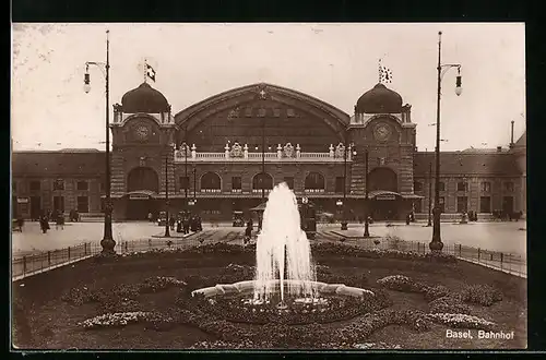 AK Basel, Strassenbahn am Bahnhof