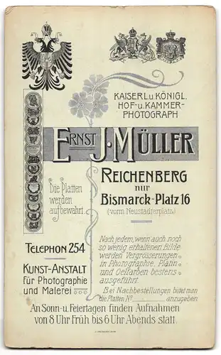 Fotografie E. I. Müller, Reichenberg, Bismarck-Platz 16, Hübsche Frau in gemustertem Kleid