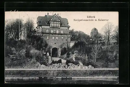 AK Lübeck, Navigationsschule mit Kaisertor