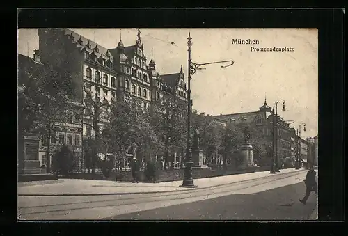 AK München, Promenadenplatz mit Denkmal