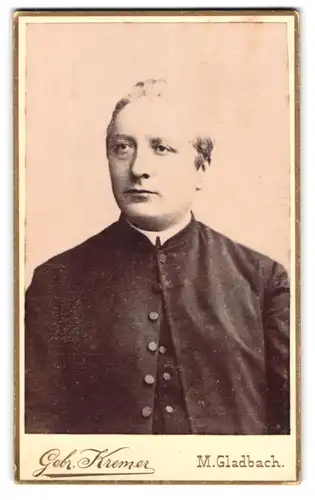 Fotografie Gebr. Kremer, M.-Gladbach, Crefelderstr. 88, Gartenstr. 9, Junger Mann in modischer Kleidung