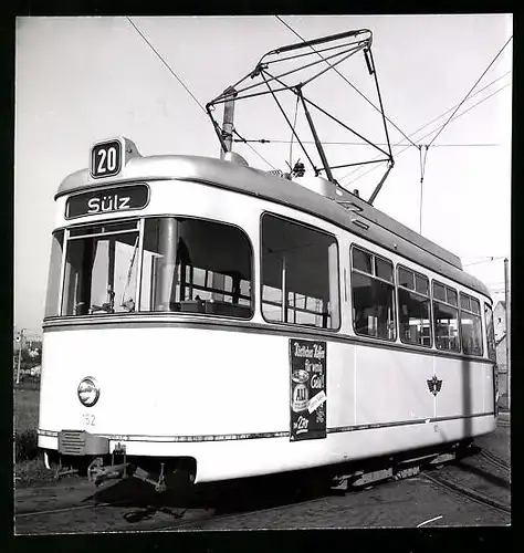 Fotografie Strassenbahn-Triebwagen Nr. 152 der Linie 20 Richtung Sülz, KVB - Kölner Verkehrsbetriebe