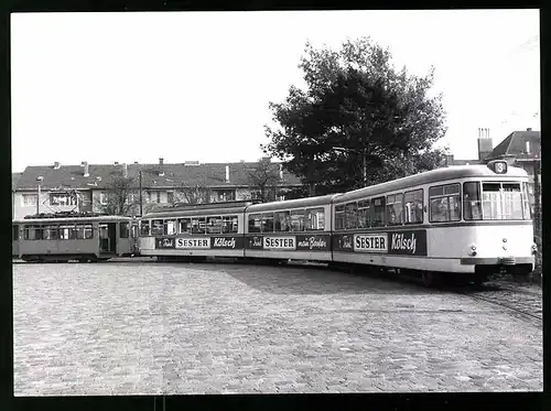 Fotografie Kleinholz, Köln, Ansicht Köln, Strassenbahn der Linie 3 vor Hauptwerkstatt der KVB - Kölner Verkehrsbetriebe