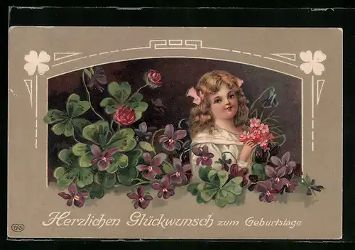 AK Fräulein mit Blumen und Kleeblättern, Glückwunsch zum Geburtstag