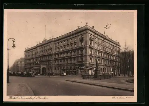 AK Berlin, Hotel Kaiserhof, Wilhelmplatz, Denkmal und Friseursalon