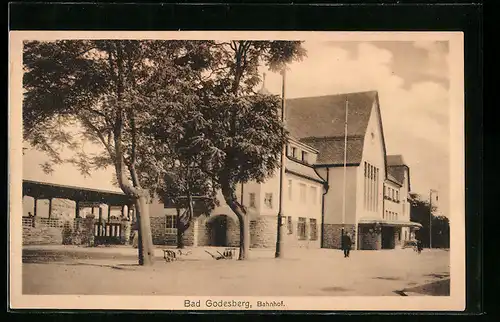 AK Bad Godesberg, Bahnhof, Seitenansicht mit Blick auf Bahnsteig