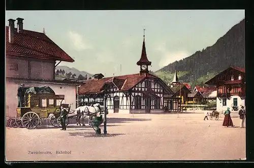 AK Zweisimmen, Bahnhof mit Postkutsche