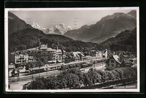 AK Interlaken, Blick über den Bahnhof