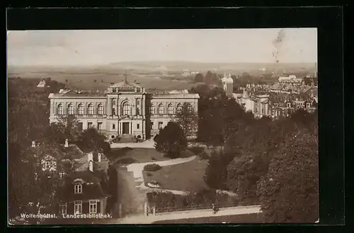 AK Wolfenbüttel, Landesbibliothek mit Umgebung aus der Vogelschau