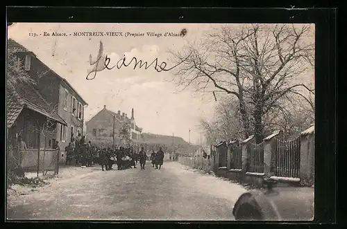 AK Montreux-Vieux, Militärkapelle auf verschneiter Strasse