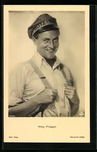 AK Schauspieler Willy Fritsch mit Hemd und Mütze