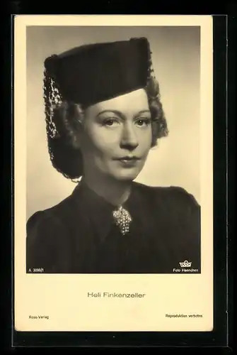 AK Schauspielerin Heli Finkenzeller mit Brosche und Hut mit schwarzen Schleier
