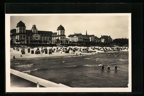 AK Binz / Rügen, Kurhaus von der Seebrücke gesehen