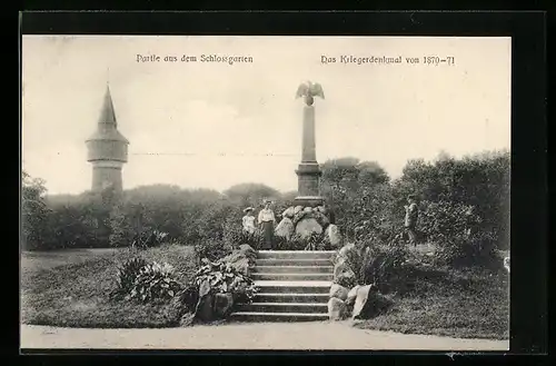 AK Husum, Partie aus dem Schlossgarten, Kriegerdenkmal von 1870-71