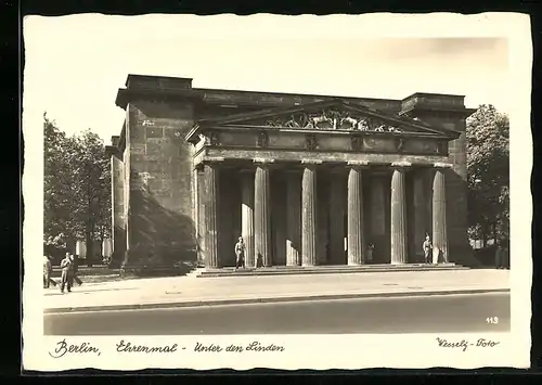 AK Berlin, Ehrenmal, Unter den Linden