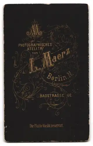 Fotografie L. Maerz, Berlin, Badstrasse 62, Bürgerlicher mit spärlichem Haupthaar und Vollbart