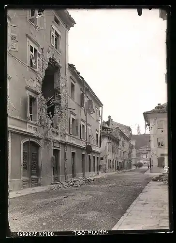 Fotografie Ansicht Görz / Gorizia, Via Codelli, Kriegszerstörung, zerschossenes Haus, 1.WK