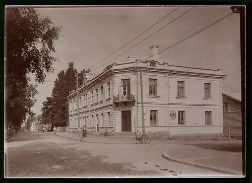 Fotografie M.L. Carstens, Hamburg, Ansicht Vaasa / Finnland, Britisches Konsulat