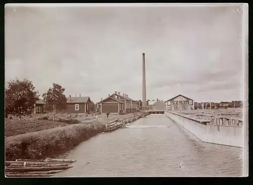 Fotografie Knackstädt & Nähter, Hamburg, Ansicht Björneburg / Finnland, Kanal am Sägewerk