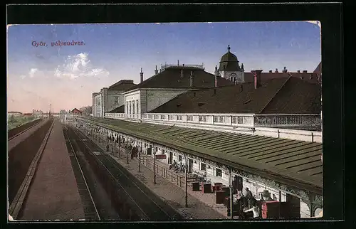 AK Györ, Bahnhof mit Bahnsteig aus der Vogelschau