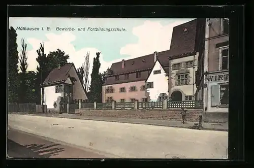 AK Mülhausen i. E., Gewerbe- und Fortbildungsschule mit Strassenpartie