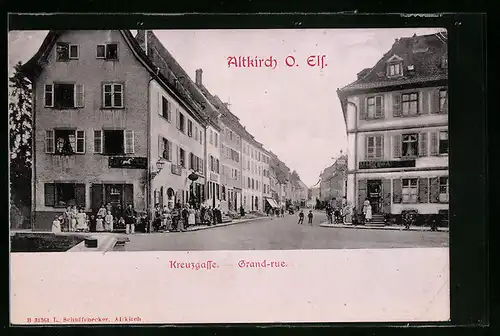 AK Altkirch /O.-Els., Strasse Kreuzgasse mit Geschäften