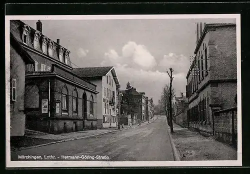 AK Mörchingen /Lothr., Hermann-Göring-Strasse mit Bäumen