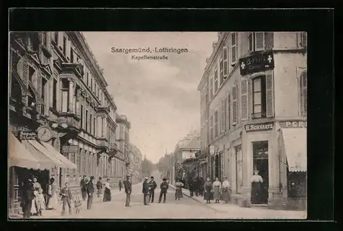 AK Saargemünd /Lothringen, Kapellenstrasse mit Geschäften
