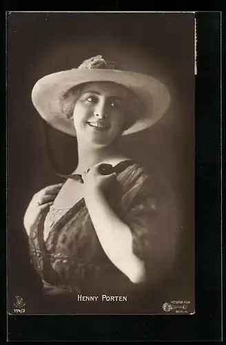 AK Schauspielerin Henny Porten mit Hut