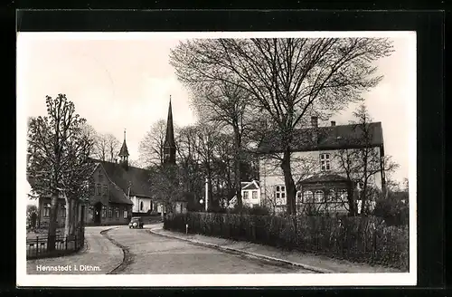 AK Hennstedt i. Dithm., Strassenpartie im Ort