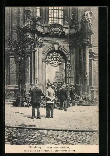 AK Hamburg-Neustadt, Brand der grossen Michaeliskirche, Schaulustige am Unglücksort