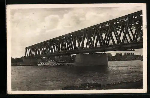 AK Karlsruhe-Maxau, Dampfer unter der Rheinbrücke